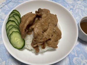第8回で紹介させていただくカンボジアの朝ごはん「バイ・サイチュルック」