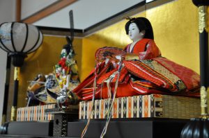 雛飾り展示実習 134