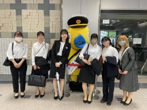 警察本部１階集合　